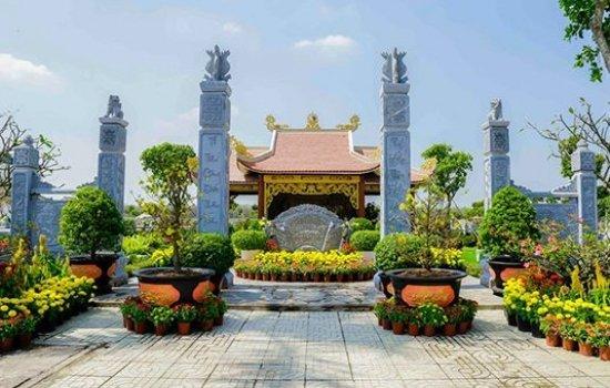 HOA VIÊN BÌNH AN TẶNG KHÁCH HÀNG XE ÔTÔ VÀ 100 CÂY VÀNG