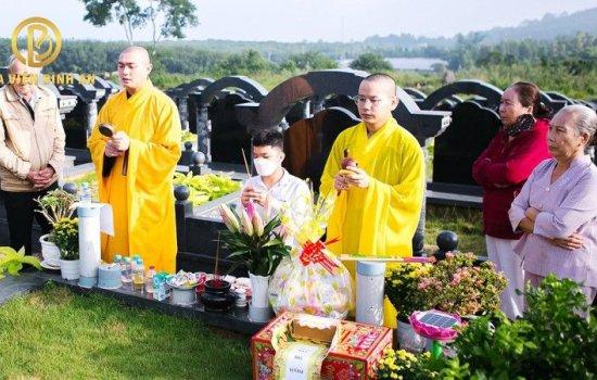 Hướng dẫn sắm lễ và mẫu bài văn khấn 49 ngày ngoài mộ