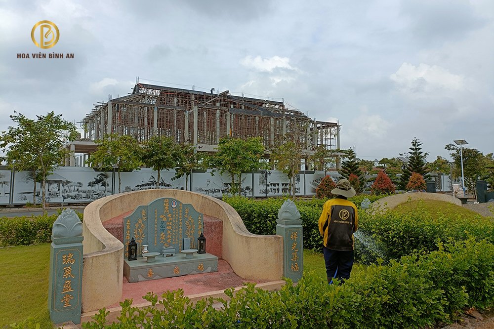 Cách chăm sóc phần mộ tổ tiên đúng và hợp lý