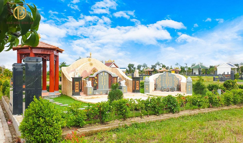 Gia đình người thân có thể ra mộ nhưng không nên quá thường xuyên 