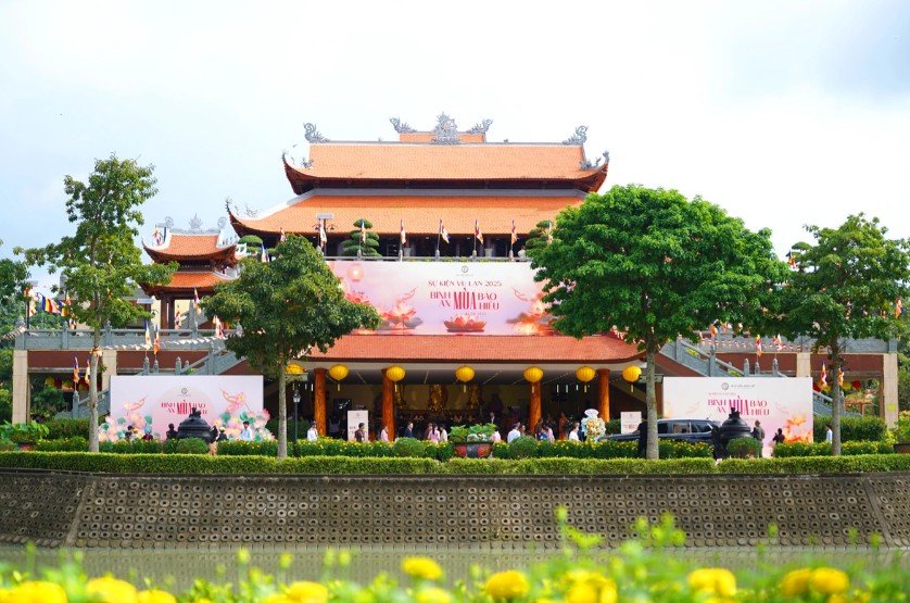 Toàn cảnh trong sự kiện Vu Lan 2025 tại Hoa viên Bình An