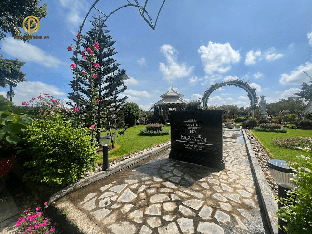 Chọn hướng mộ theo năm sinh người đã khuất 